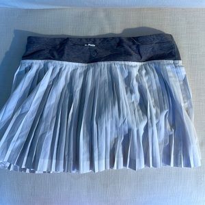 Lululemon pleated tennis skirt (size 6)